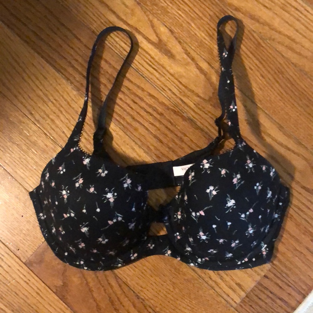 Barely worn Victoria Secret 36D bra.